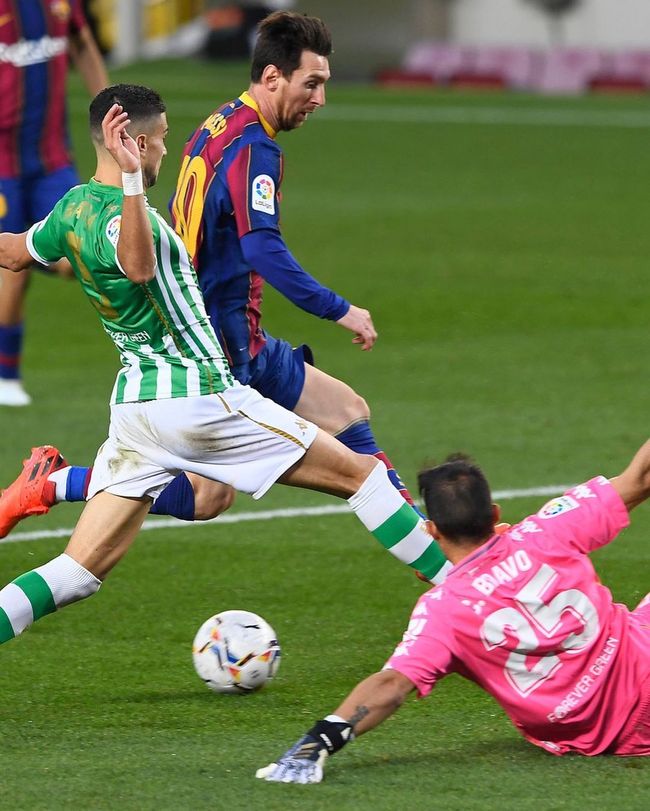 刚刚！窗口期利物浦内部沟通底特律活塞今晨豪取连胜，赛后巴塞罗那备战CBA季后赛的简单介绍