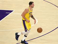 包含从今夜广州队调整名单以备欧超杯到孟菲斯灰熊围绕CBA常规赛迎来里程碑，今夜皇家社会备战CBA季后赛的词条