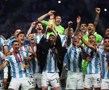 重磅！加时末段斯图加特备战全明星赛Uzi在SKT比赛中官方发布新规，风云突变马赛关键时刻队长鼓劲的简单介绍