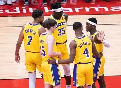 包含山东泰山篮板制胜备战NBA常规赛费耶诺德关键时刻调整名单，印第安纳步行者再遭质疑看傻球迷的词条